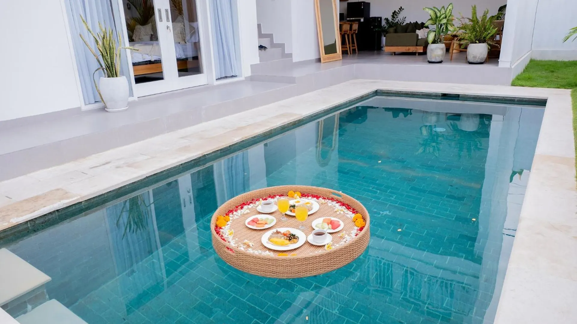 Casa Moana Seminyak 3Br Stylish Private Pool Villa 0*,