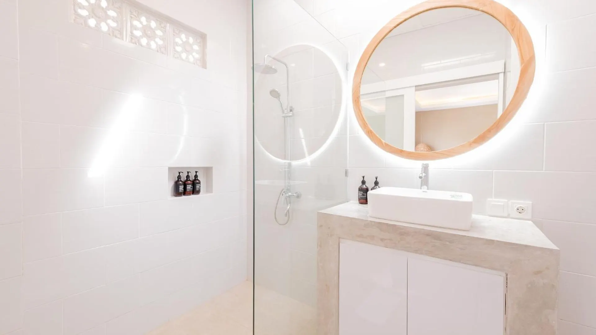 Casa Moana Seminyak 3Br Stylish Private Pool Villa 印尼