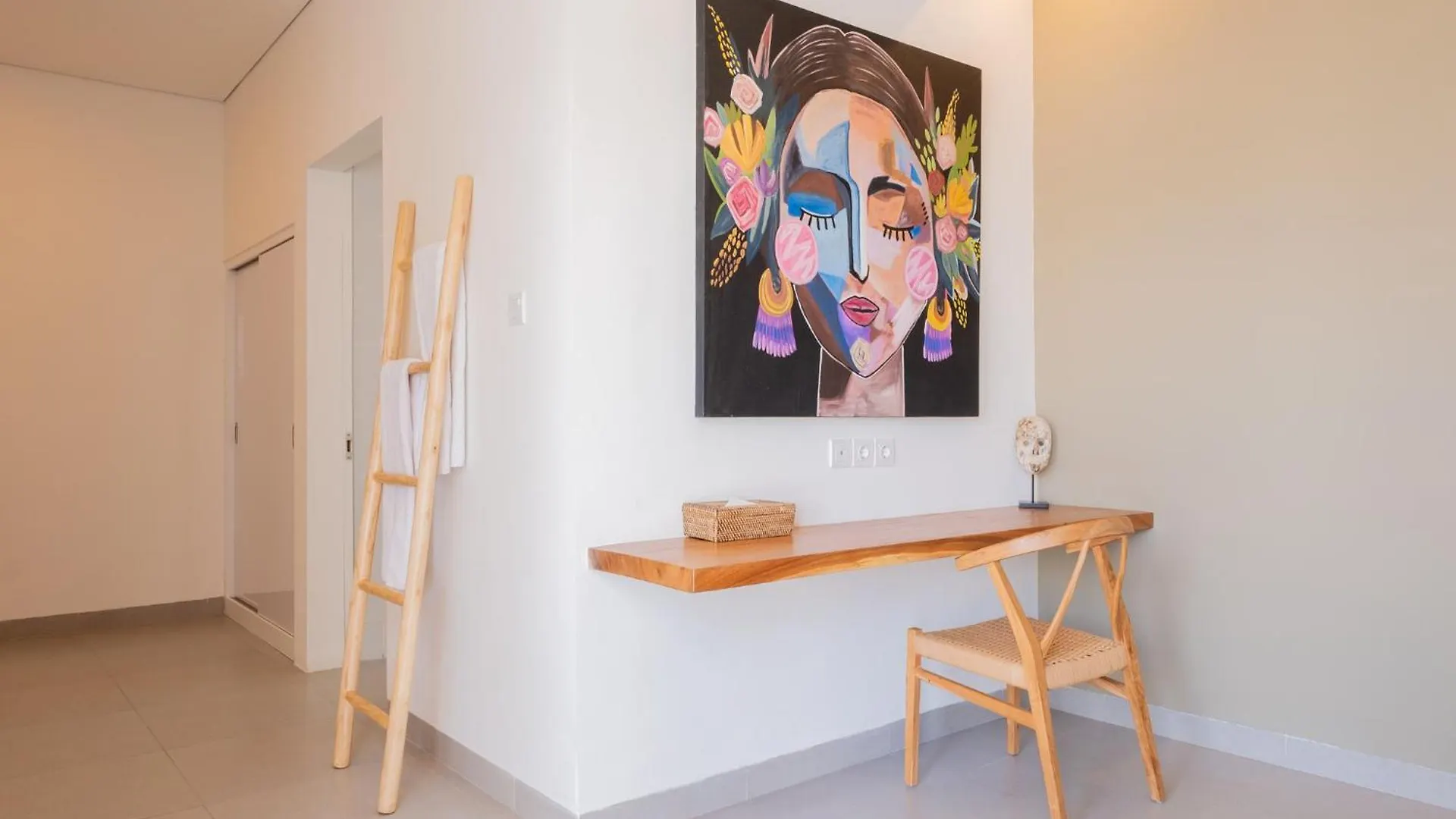 Casa Moana Seminyak 3Br Stylish Private Pool Villa 0*, 塞米亚克